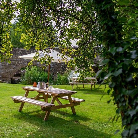 The Lion Hotel Leintwardine Bagian luar foto