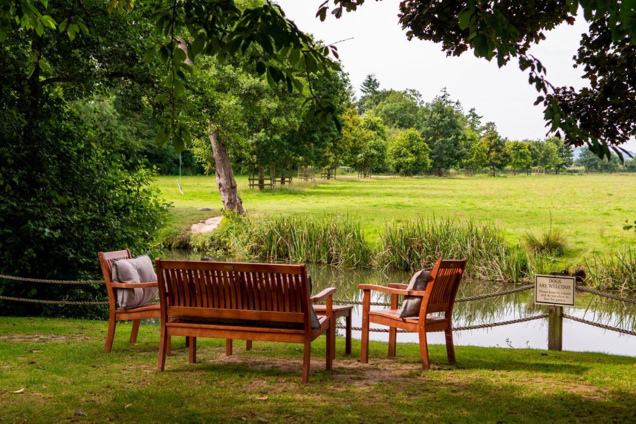 The Lion Hotel Leintwardine Bagian luar foto