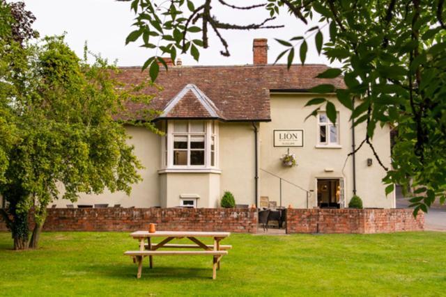 The Lion Hotel Leintwardine Bagian luar foto