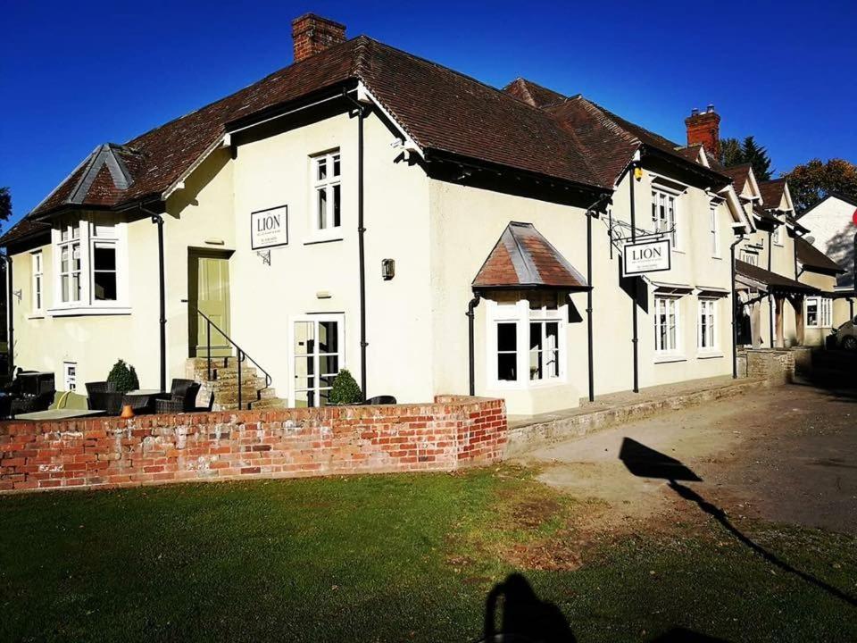 The Lion Hotel Leintwardine Bagian luar foto
