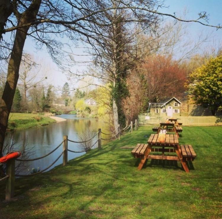 The Lion Hotel Leintwardine Bagian luar foto