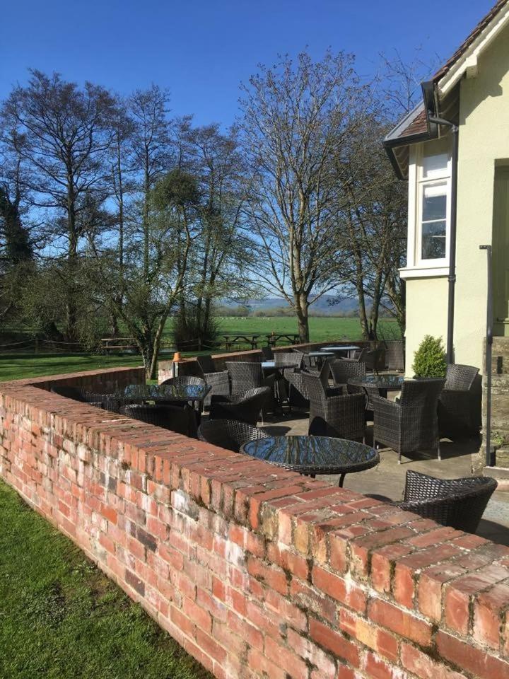 The Lion Hotel Leintwardine Bagian luar foto
